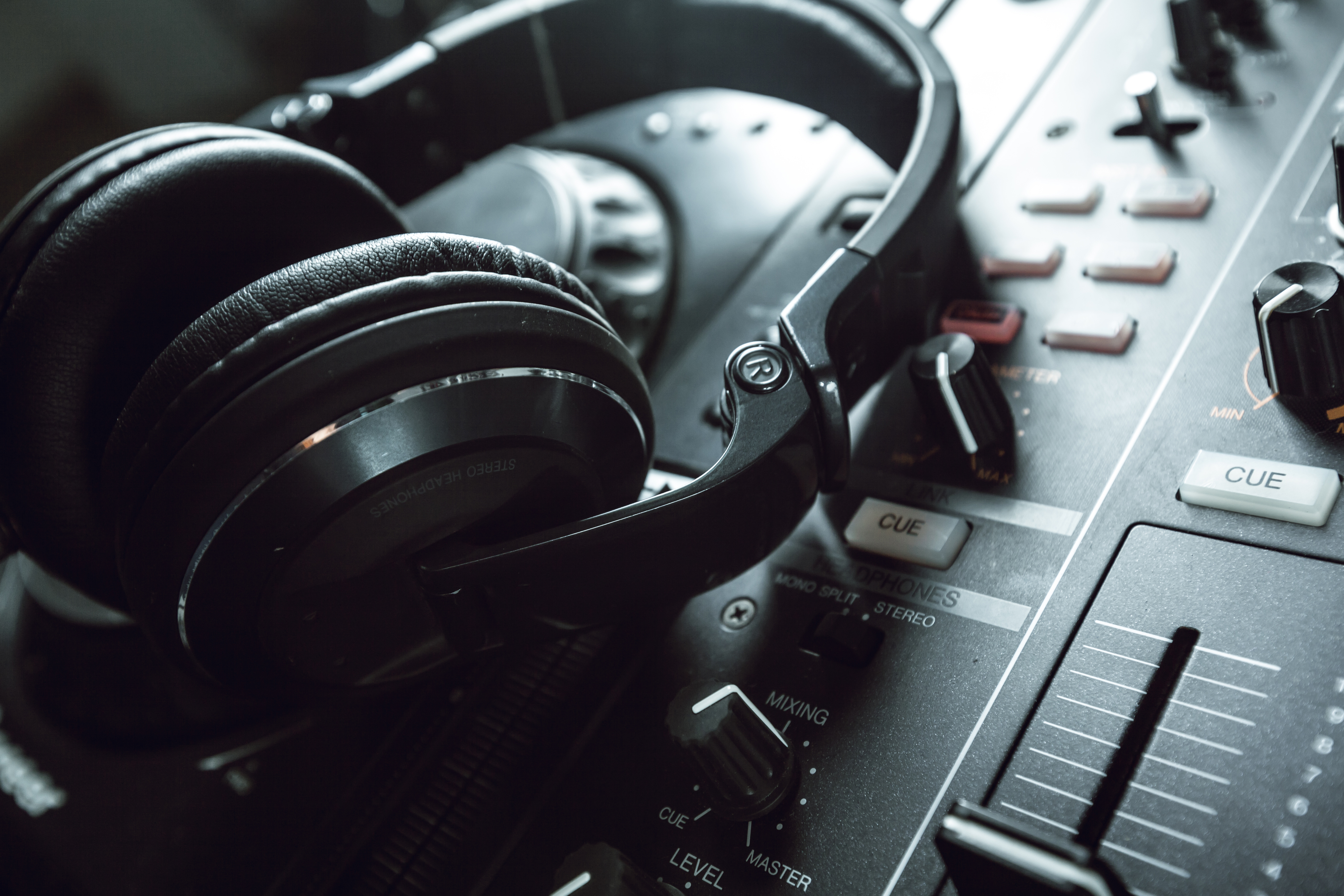 AUDIO